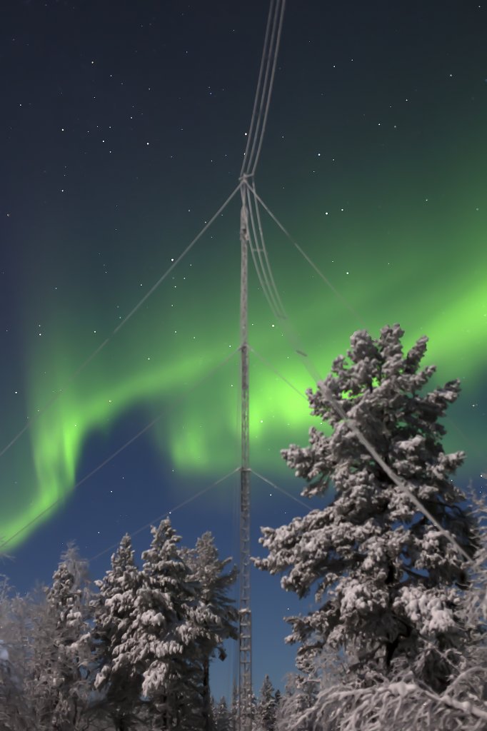 Del av sändarantenn för jonosond (1–20 MHz).